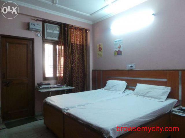 Fully Furnished Room in Sec 14 Gurgaon Near Shanker chowk