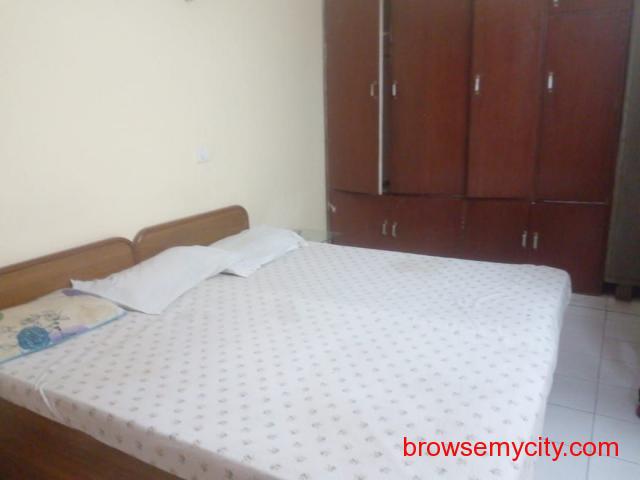 Furnished Rooms in Sector 14 Gurgaon Near Jain hospital