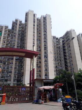 2 BHK 950 Sqft Flat For Sale In Golf City Sector 75 Noida