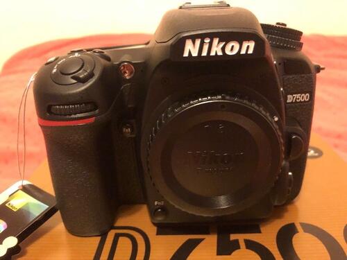 Brand New Nikon D Camera Afs DX NIKKOR mm f35