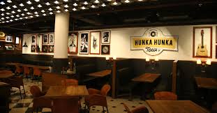 Hunka Hunka Town Best Restaurant in Chandigarh
