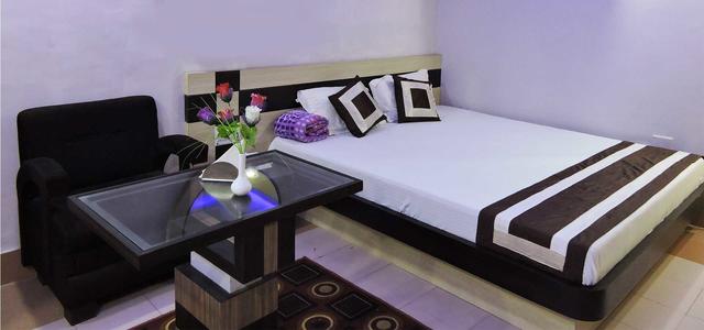 Hotel Rooms at City Club in Chinsurah