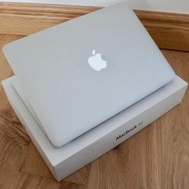 New Apple MacBook Air 13 inch  M1